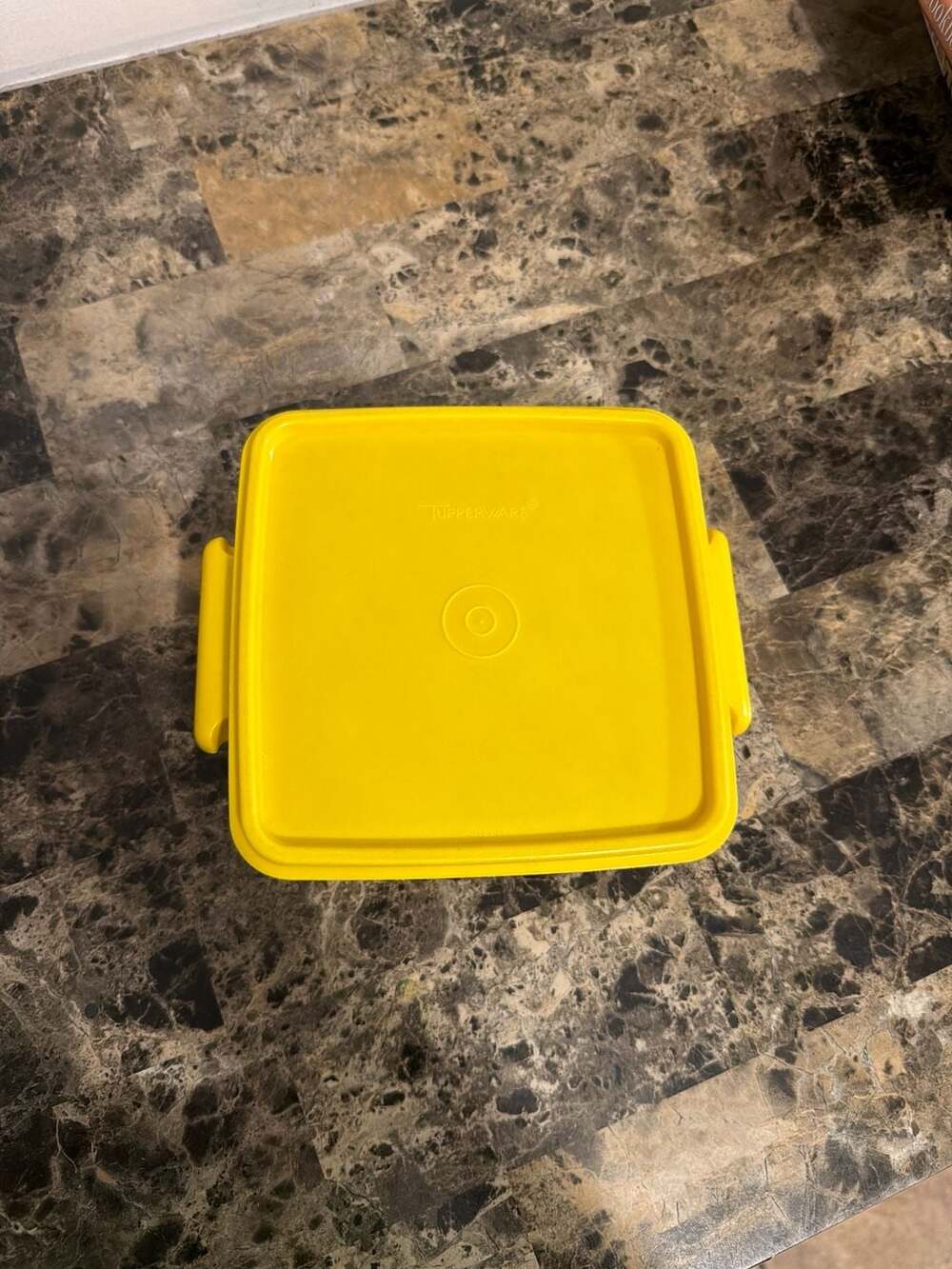 Vintage Tupperware Yellow Square Away Sandwich Keeper Container with Lid 1192-10